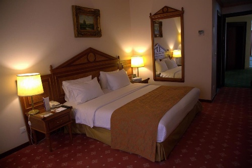 Serenada Golden Palace - Boutique Hotel image 4
