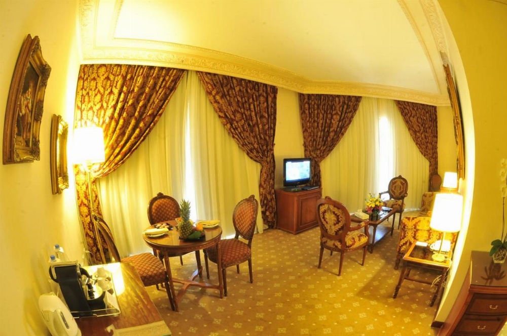 Serenada Golden Palace - Boutique Hotel Image 7